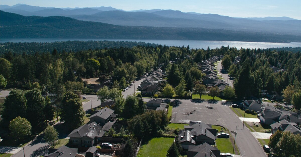 Panoramic view of Sammamish neighborhoods and residential areas in King County, Washington.