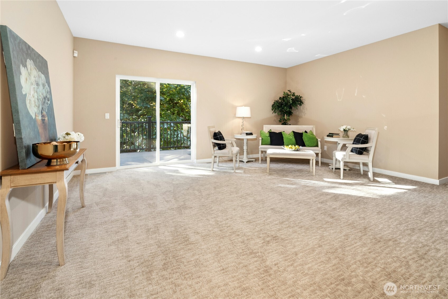 Lower-level bonus room